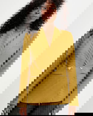 Morgan sacou culoarea galben, cu două rânduri de nasturi, uni, VIJA.F