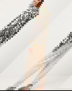 Medicine bluză culoarea bej, cu glugă