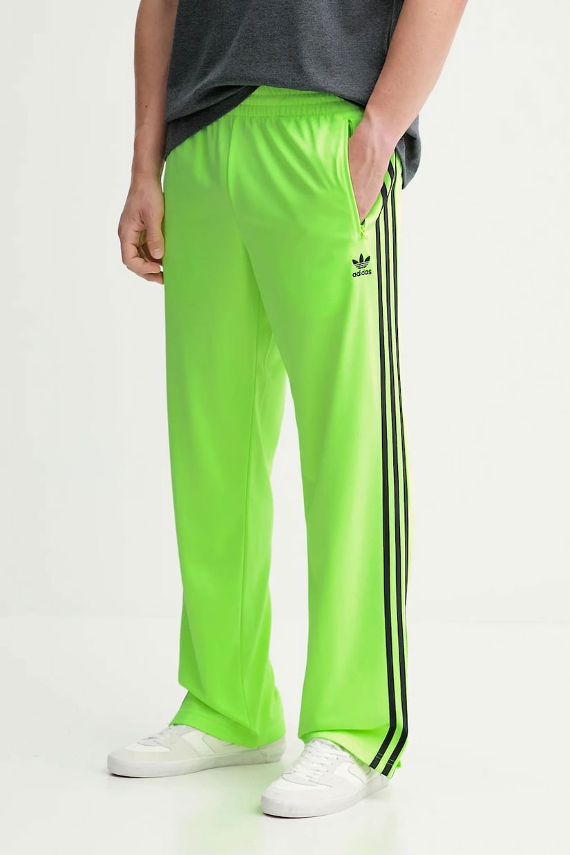 adidas Originals pantaloni de trening Firebird culoarea verde, cu imprimeu, KB3678