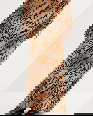 Never Fully Dressed fustă culoarea maro, maxi, evazati, NFDSK714