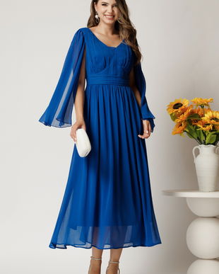 Rochie lunga albastra din voal creponat in clos cu maneci despicate