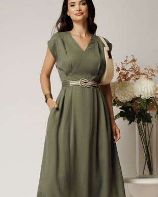 Rochie midi kaki din tencel in clos cu cu pliuri si curea in talie