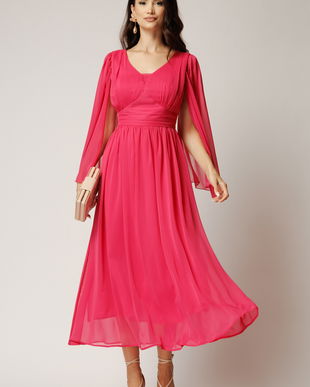 Rochie lunga fucsia din voal creponat in clos cu maneci despicate