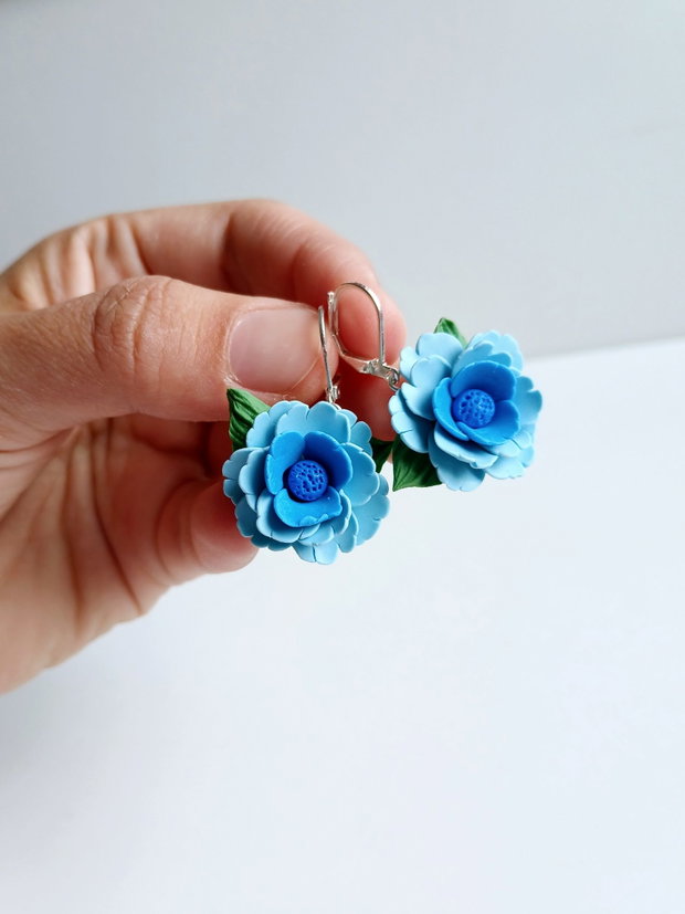 Cercei Blue Bloom