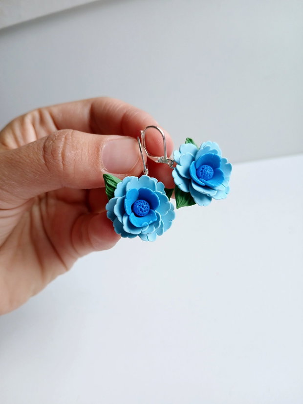 Cercei Blue Bloom