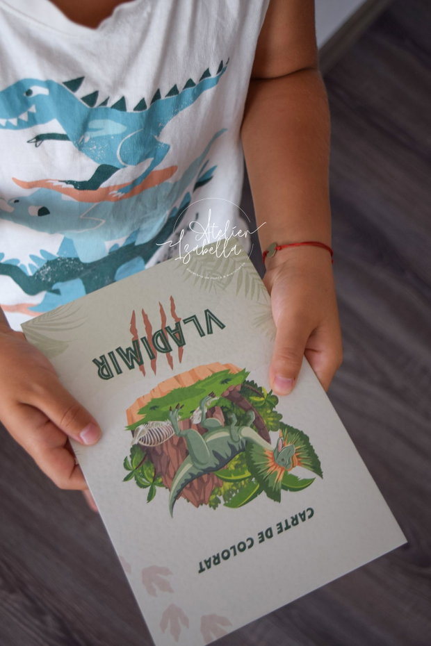 Carte de colorat personalizată Dinozauri