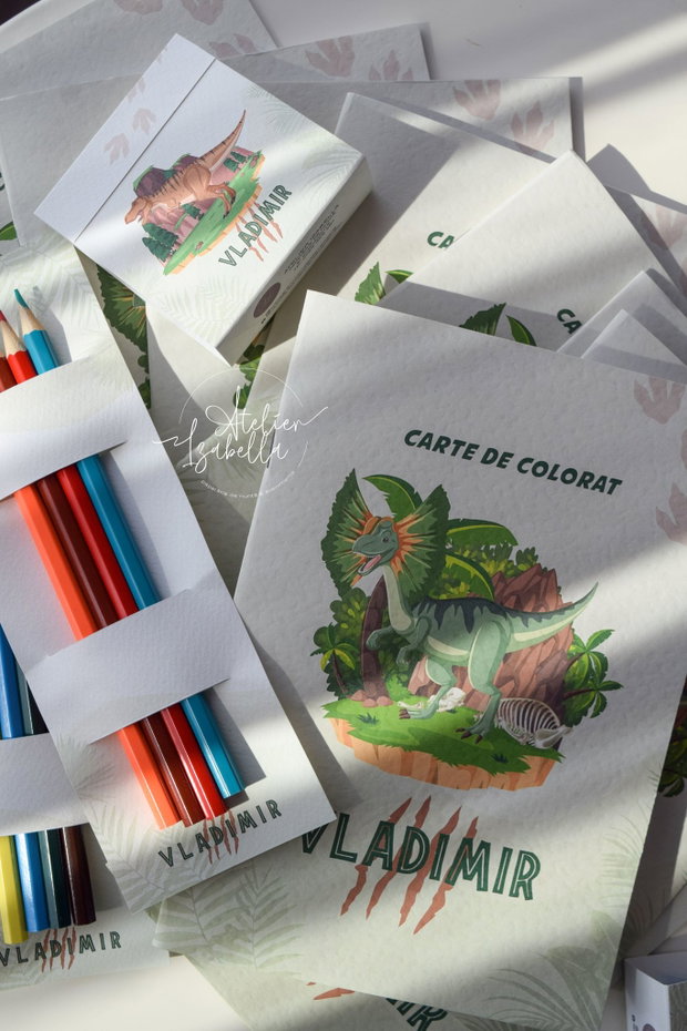 Carte de colorat personalizată Dinozauri