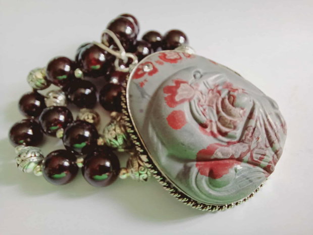 Granat Almandin - Jasper - Delfin