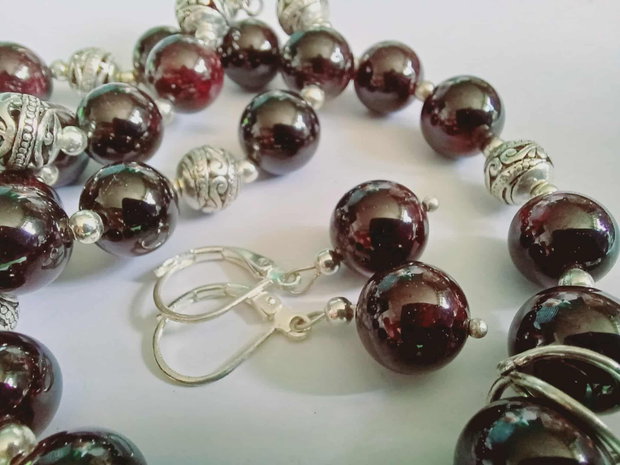 Granat Almandin - Jasper - Delfin