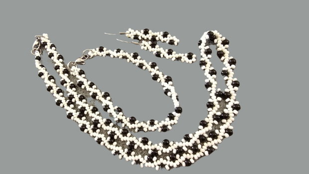 Set Monochrome Twist