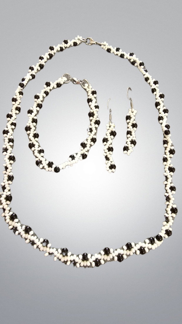 Set Monochrome Twist