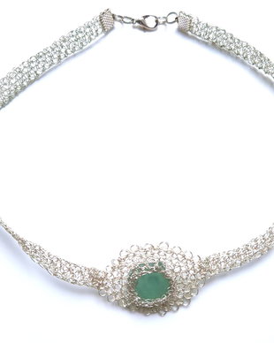 Colier argintat cu sticla de mare-sea glass