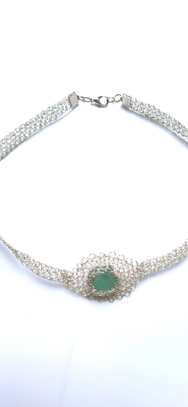 Colier argintat cu sticla de mare-sea glass