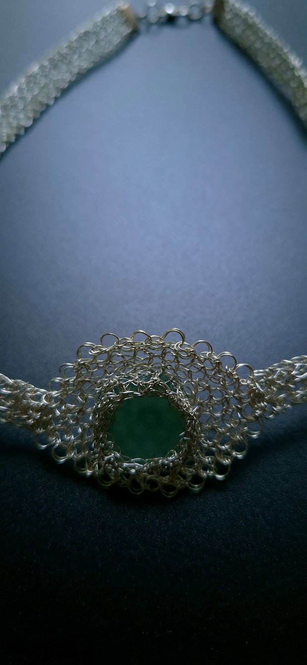 Colier argintat cu sticla de mare-sea glass
