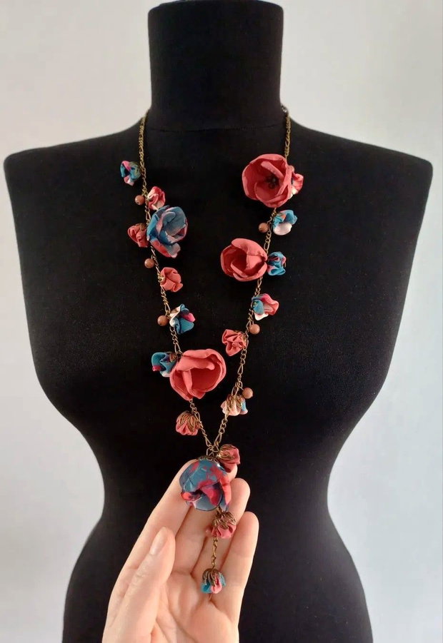 Colier floral lung