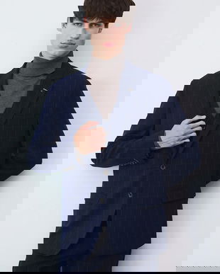 Medicine sacou culoarea albastru marin