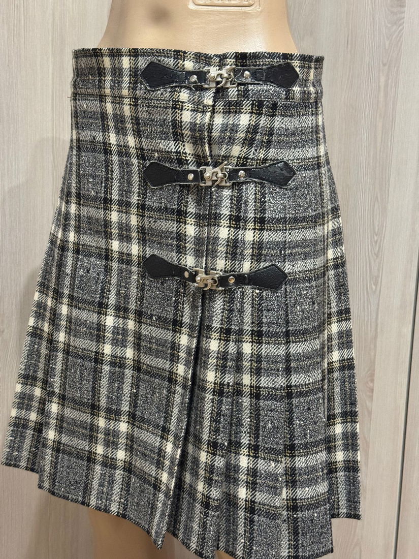FUSTA DEOSEBITA COMBINATIE LANA SI PIELE ,MARIME 44 MADE IN ITALY
