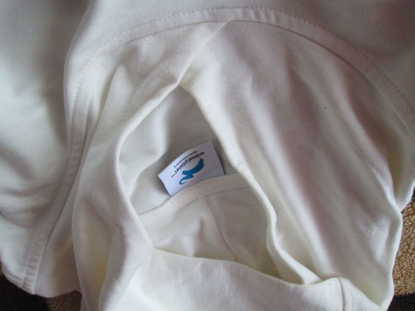 bluza alba noua cu gluga L