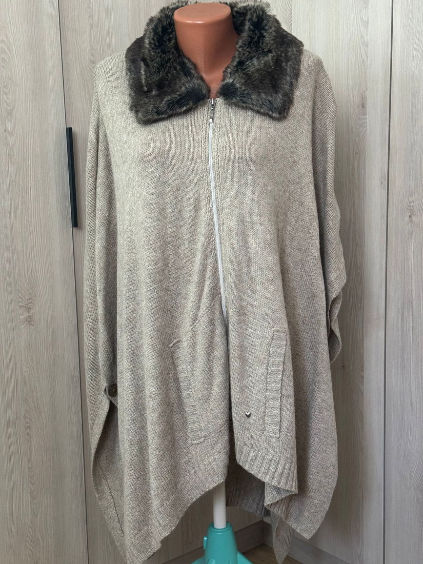 SPLENDID PONCHO CHARLES VOGELE GULER BLANA INCHIDERE FERMOAR