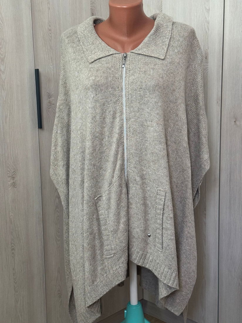 SPLENDID PONCHO CHARLES VOGELE GULER BLANA INCHIDERE FERMOAR