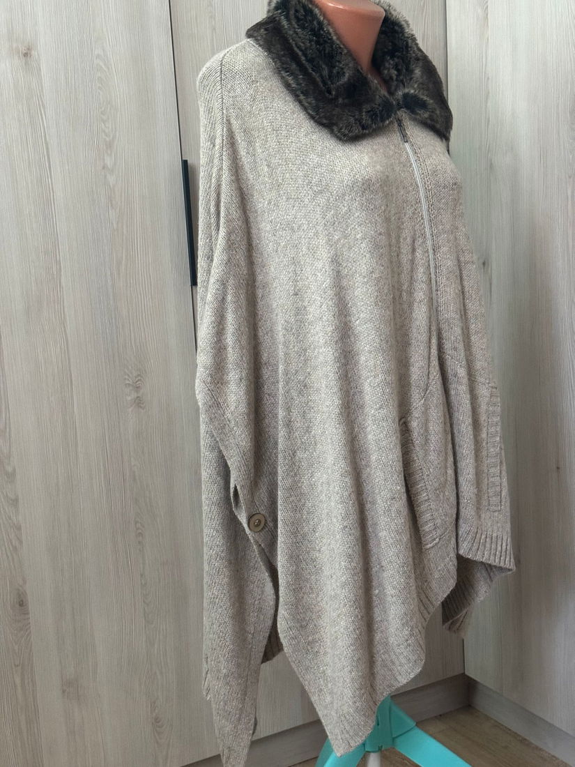 SPLENDID PONCHO CHARLES VOGELE GULER BLANA INCHIDERE FERMOAR