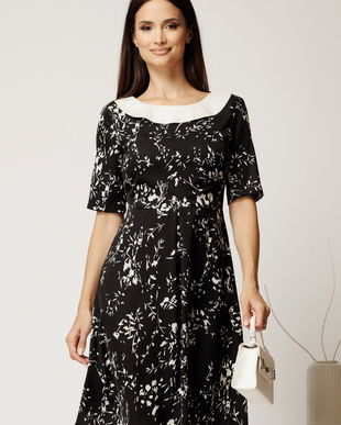 Rochie scurta neagra din triplu voal cu imprimeu alb si curea in talie