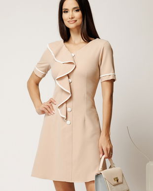 Rochie scurta bej din bumbac cu croi cambrat, nasturi decorativi si volan