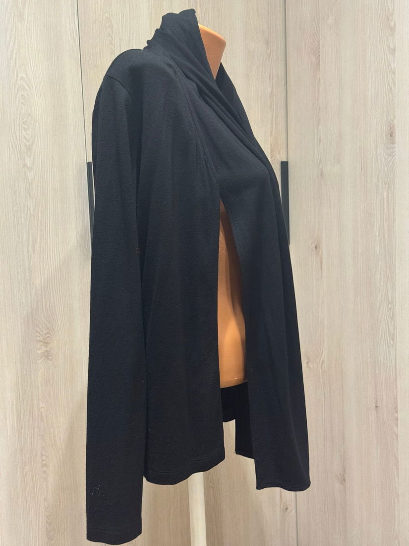 CARDIGAN  MODEL DEOSEBIT VASCOZA MARIME 40 D,14GB