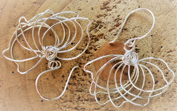 Cercei handmade din sarma - flori 5