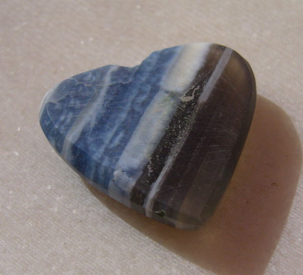 Inima din blue opal (lucrat manual in India) cabochon aprox 29x26x7 mm