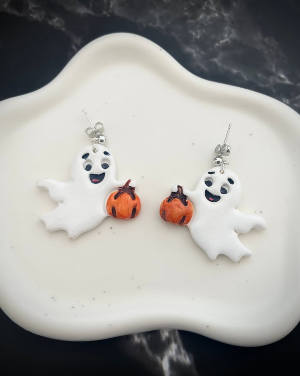 Cercei din lut polimeric GHOSTLY HUG #C0305