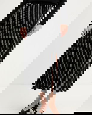 BOSS fustă culoarea negru, midi, evazati, 50553135