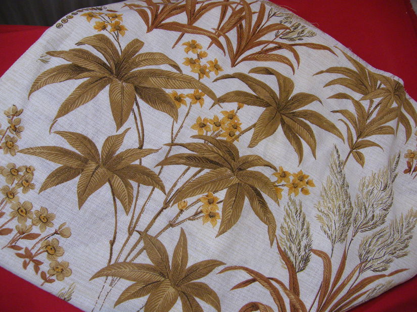 Nou panza de draperii cu flori