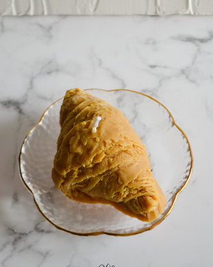 Lumânare croissant. Lumanare din ceara de soia.