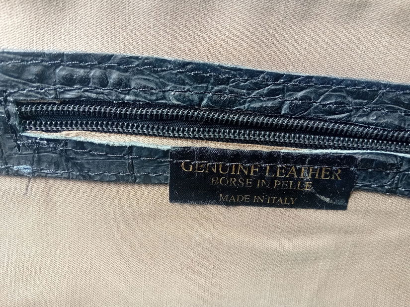 Geantă din piele de crocodil
