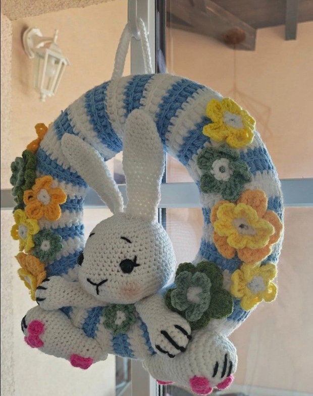 Iepuras in cerc by Irina