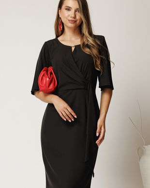 Rochie midi neagra din voal cu pliuri si volanas in talie