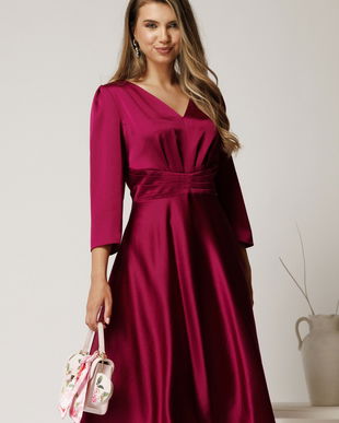 Rochie midi magenta din satin in clos cu talie marcata