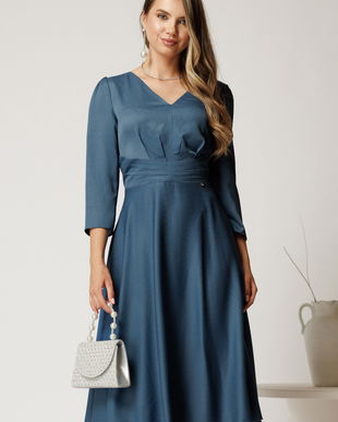Rochie midi albastru petrol din voal in clos cu talie marcata