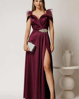 Rochie lunga mov din tafta cu accesoriu in talie si pene la umeri