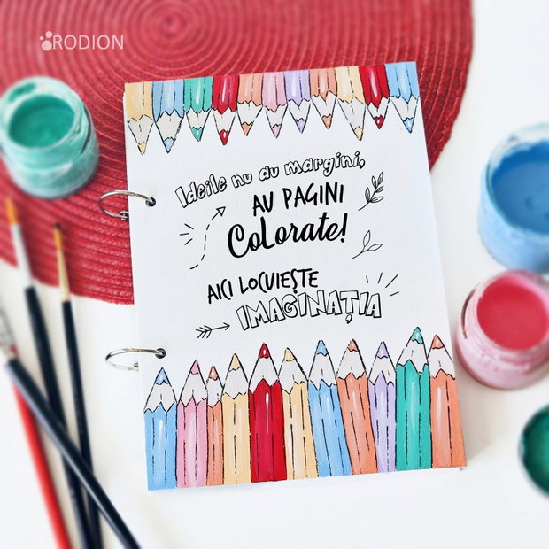 Agenda reincarcabila Creioane Colorate pictata manual, personalizata cu mesaj
