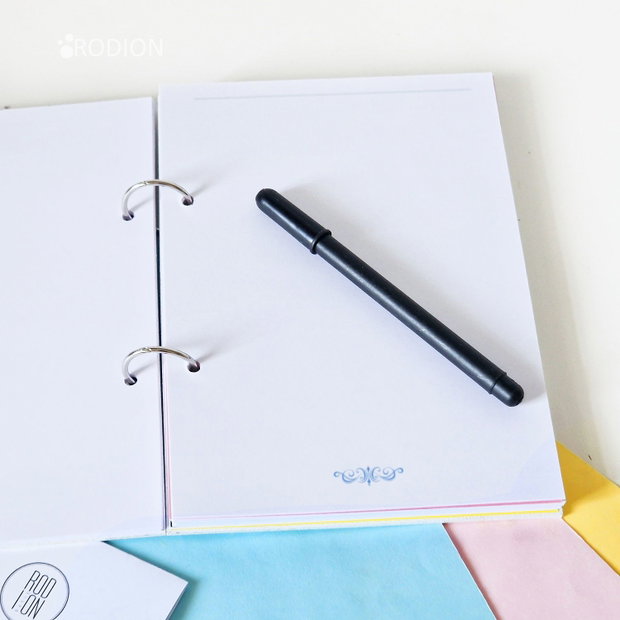 Agenda reincarcabila Creioane Colorate pictata manual, personalizata cu mesaj