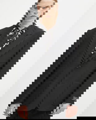 Lacoste sacou culoarea negru, VH7175