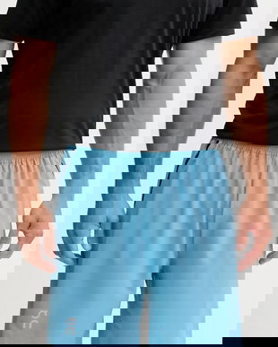 On pantaloni scurți de antrenament 1MF10223543