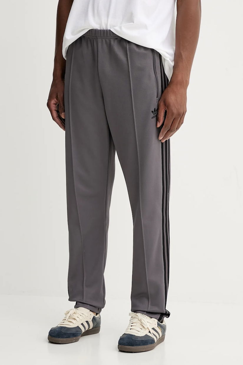 adidas Originals pantaloni de trening Classic Tp culoarea maro, uni, JY1274