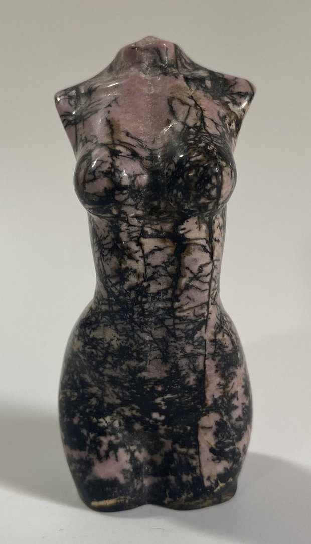 Rodonit - Sculptura nud din piatra semipretioasa