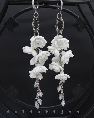 Cercei lungi handmade unicat cu flori si cristale - Ideali pentru nunta, botez, cununie (cod1301)
