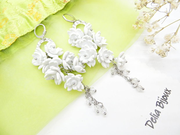 Cercei lungi handmade unicat cu flori si cristale - Ideali pentru nunta, botez, cununie (cod1301)
