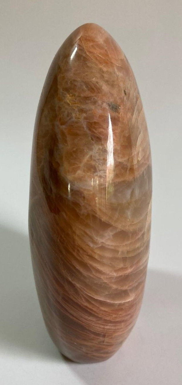 Piatra Lunii Piersica - Sculptura piatra semipretioasa