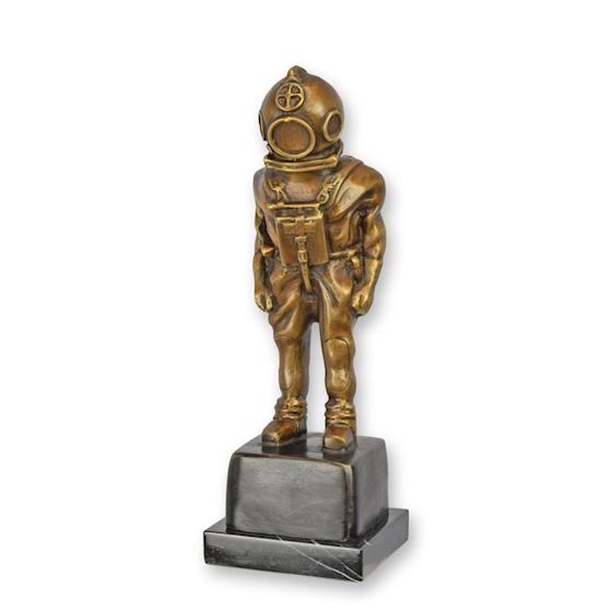 Scafandru-statueta din bronz pe un soclu din marmura